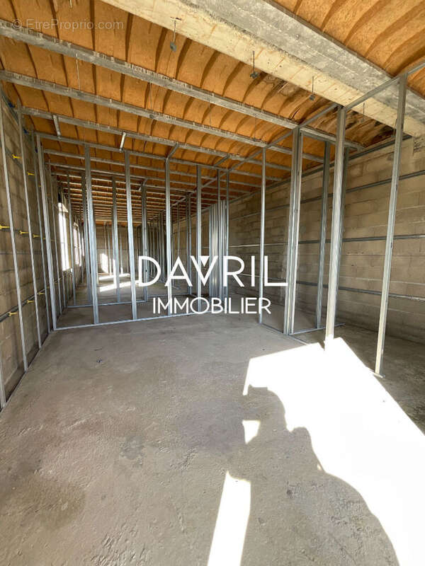 Maison à CHANTELOUP-LES-VIGNES