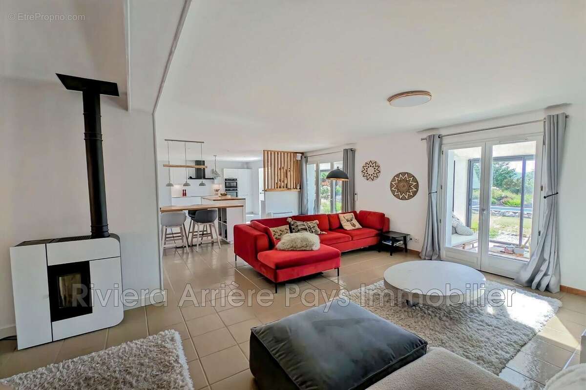 Maison 162 m² à Saint-Pierre  - photo 7