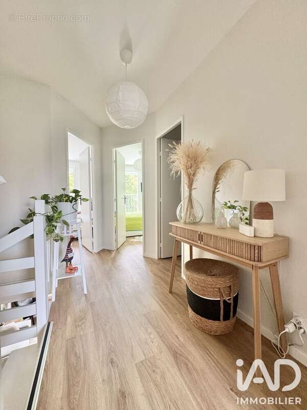 Maison 101 m² à Saint-Brice-Courcelles  - photo 7