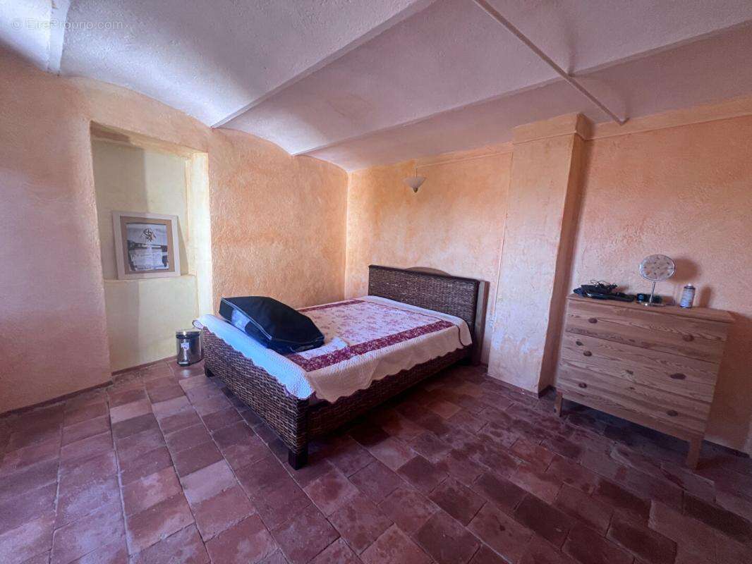 Maison à BESSAS