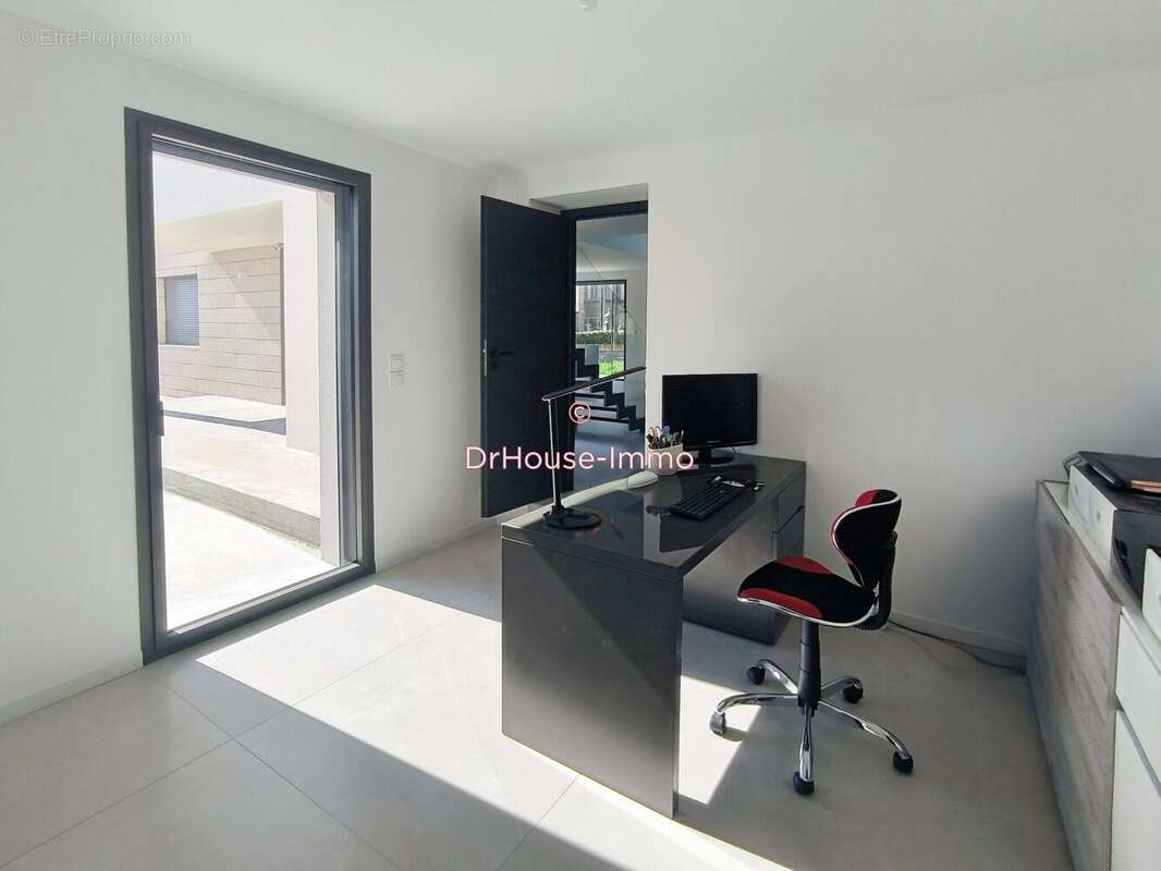 Maison à SAINT-LAURENT-SUR-SAONE