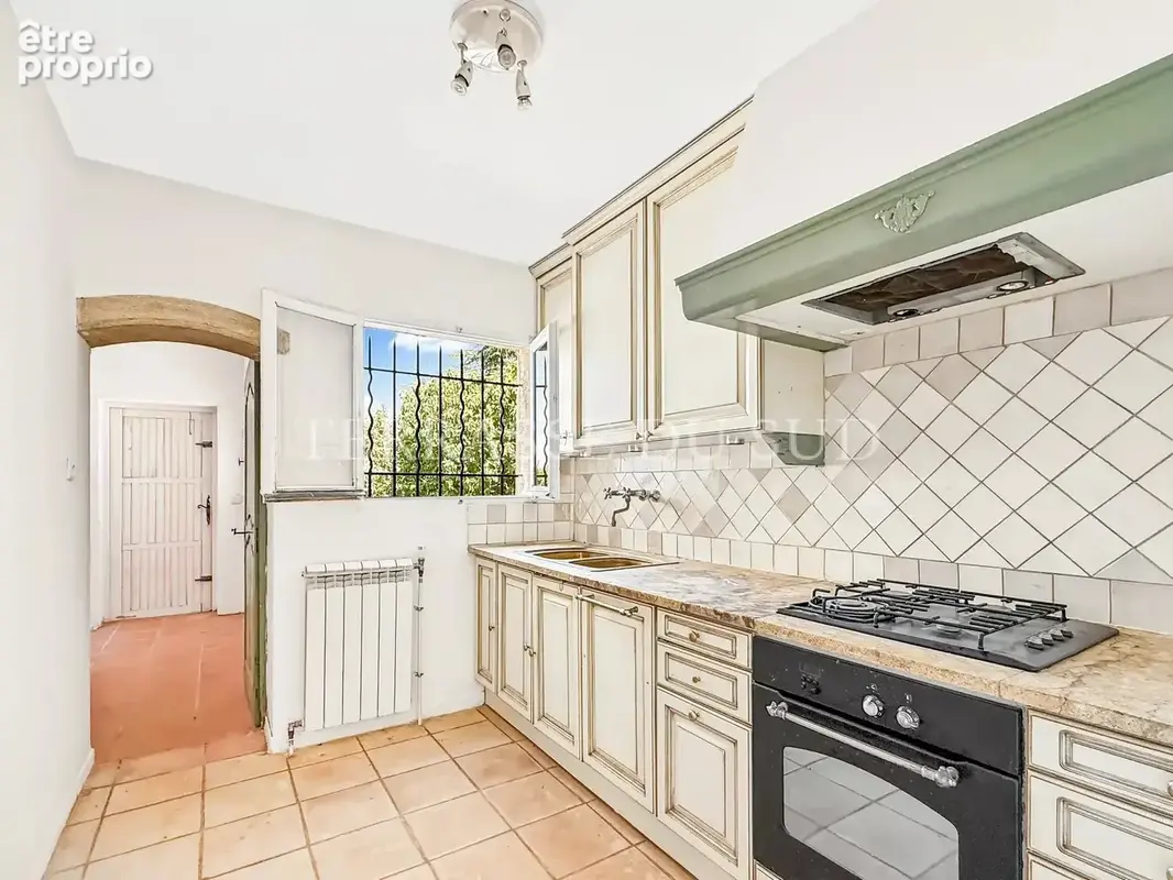 Vente Maison 10 Pièces de 229 m2 sur Parcelle de 2 558 m2 avec Terrasses, Piscine, Garages, au Calme Absolu - Puyricard - Aix en - photo 12