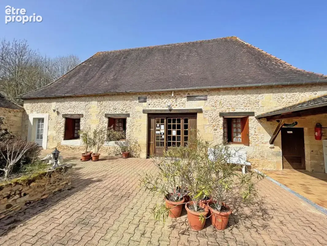Propriété avec gîtes et chambres d'hôtes avec étang - photo 24
