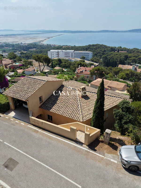 Maison à HYERES
