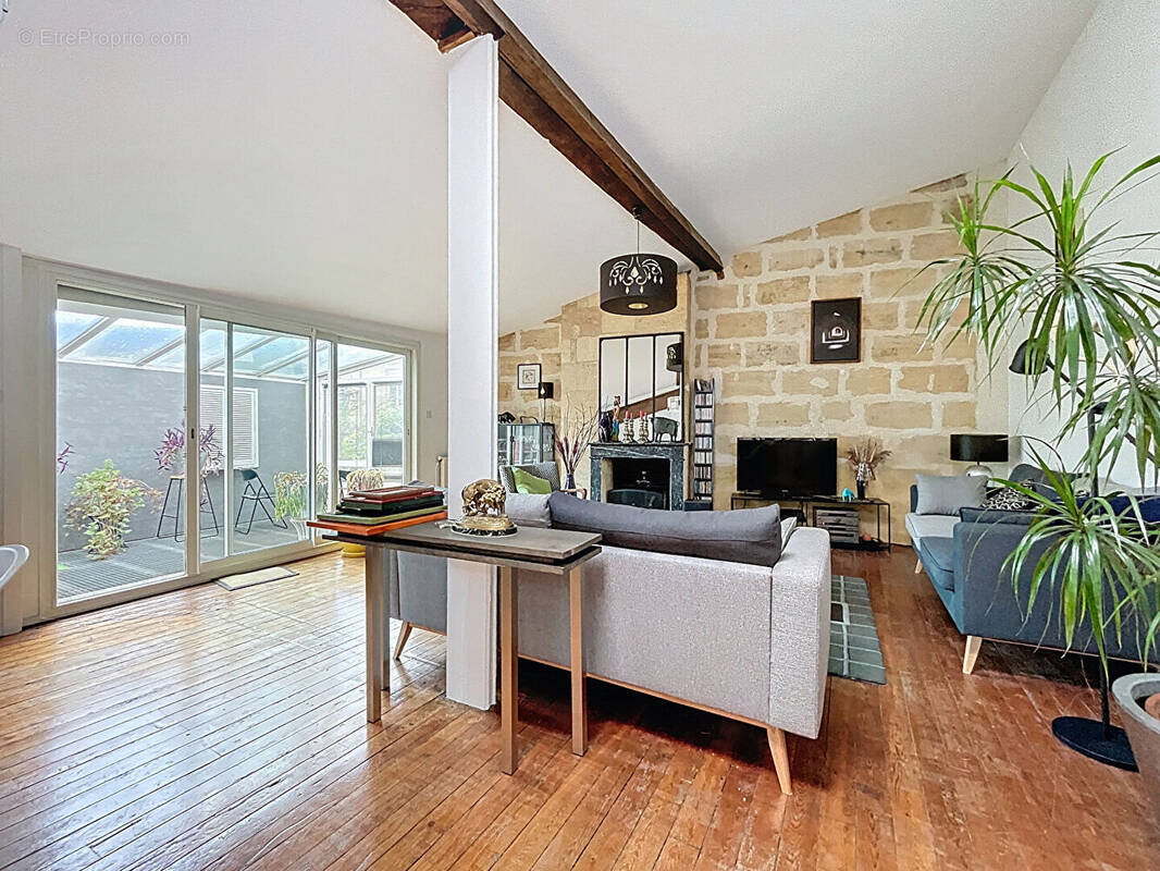 Appartement à BORDEAUX