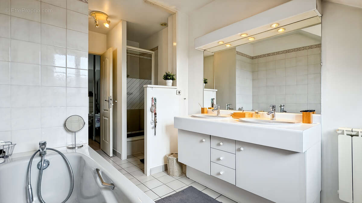 Maison à SAINT-NOM-LA-BRETECHE