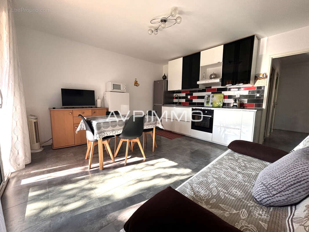 Appartement à SAINT-CYR-SUR-MER