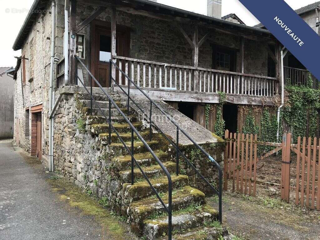 Maison à SAUVIAT-SUR-VIGE