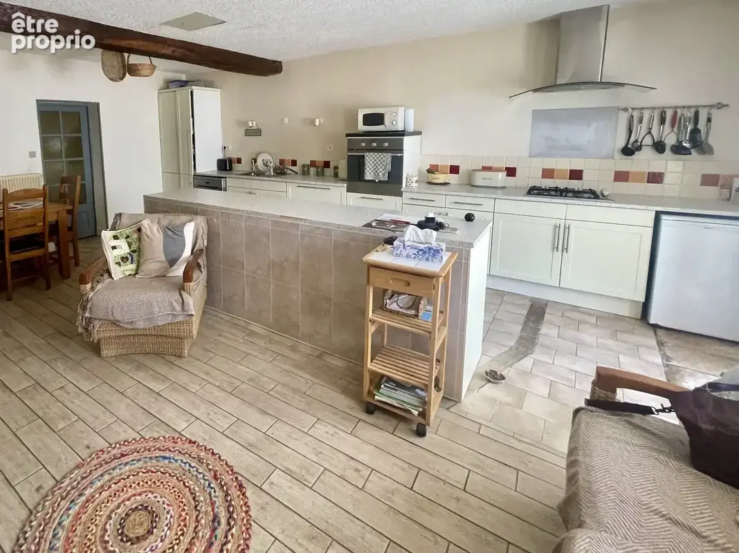 Maison du caractère de plain-pied avec 3 chambres, grand terrain, garage et atelier - photo 16