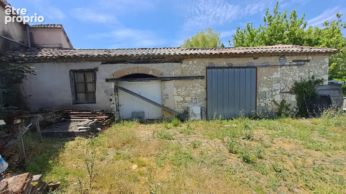 Ensemble immobilier de 4 logements en pierres sur une parcelle de 3109 m2. IDEAL INVESTISSEMENT LOCATIF. - photo 5