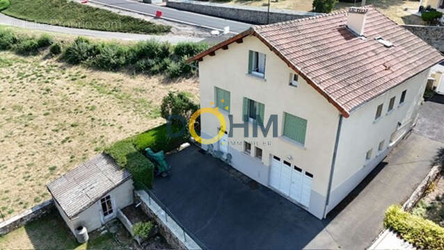 Maison rénovée de 180 m2 à vendre à Saugues avec terrain clos de 600 m2 - photo 2