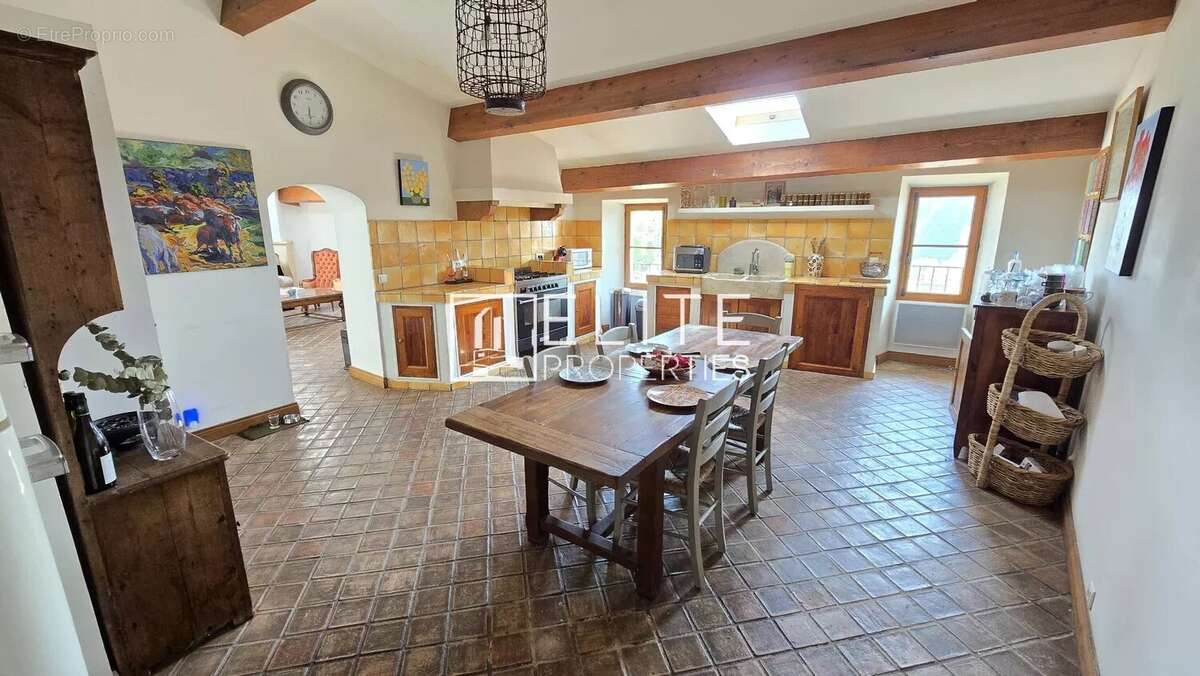 Appartement à MOUGINS