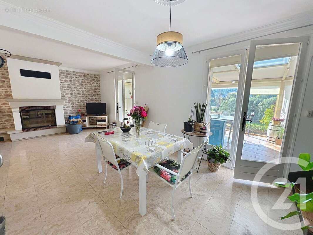 Maison à CORNEVILLE-SUR-RISLE