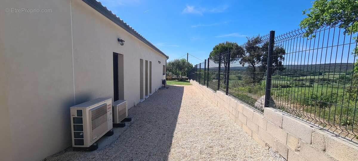 Maison à SAINT-QUENTIN-LA-POTERIE