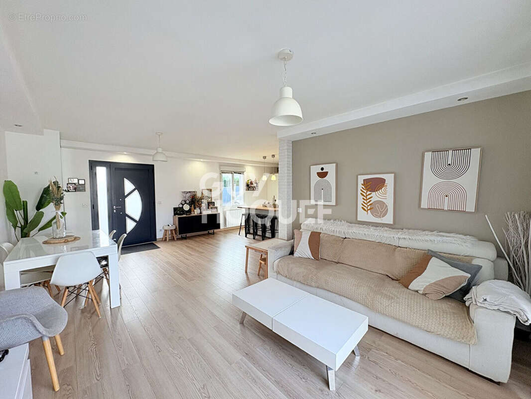 Maison à VILLENAVE-D&#039;ORNON