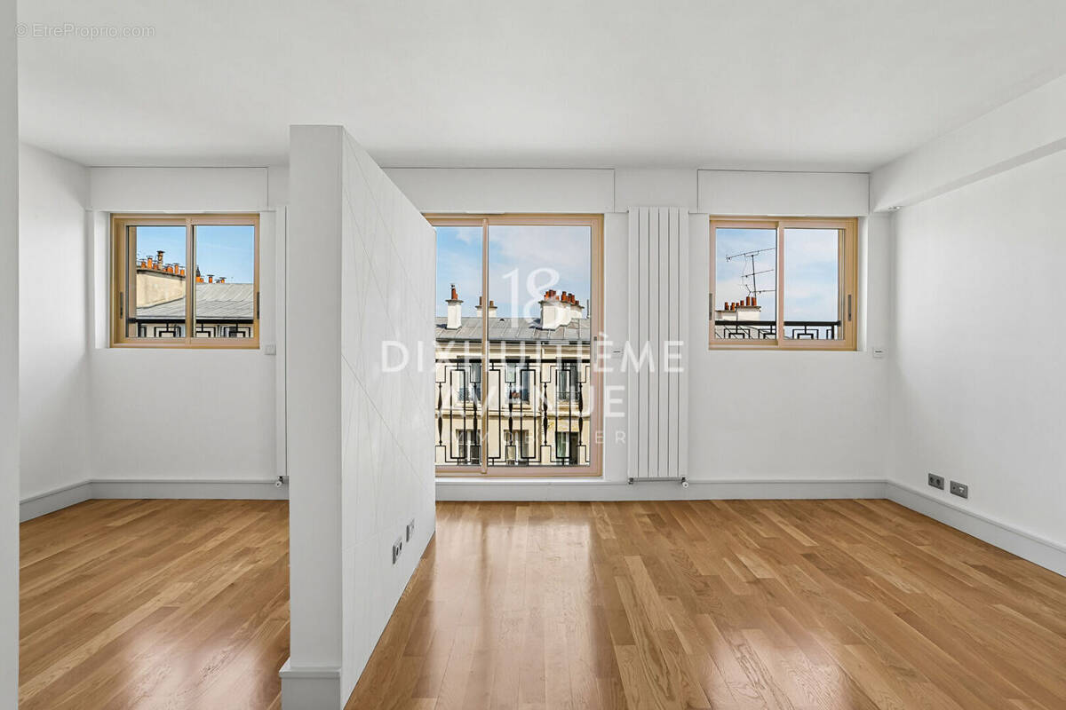 Appartement à PARIS-18E