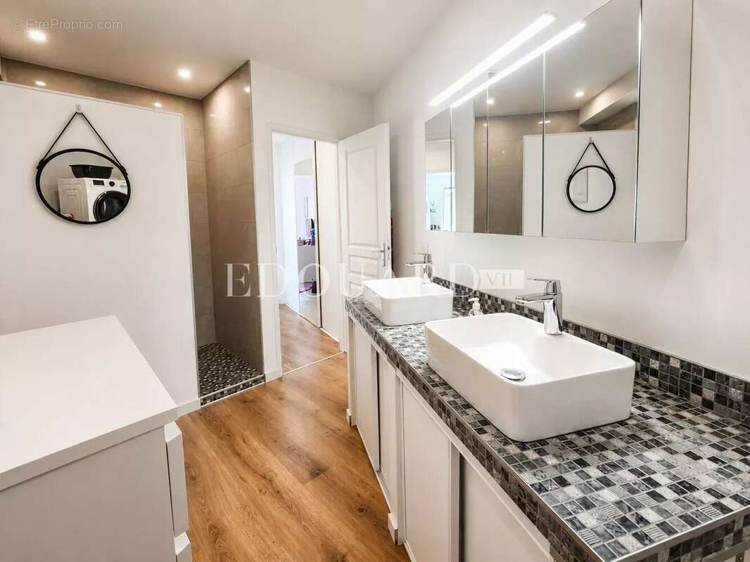 Appartement à ROQUEBRUNE-CAP-MARTIN
