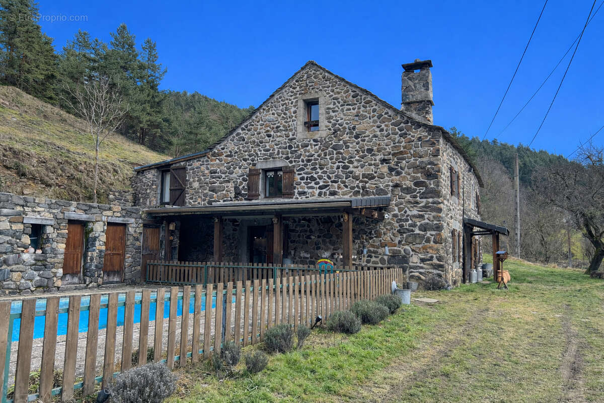 Maison à LAUSSONNE