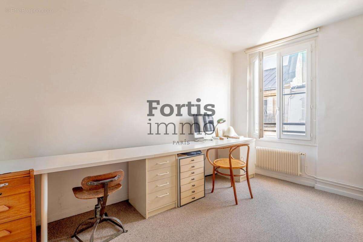 Appartement à PARIS-18E