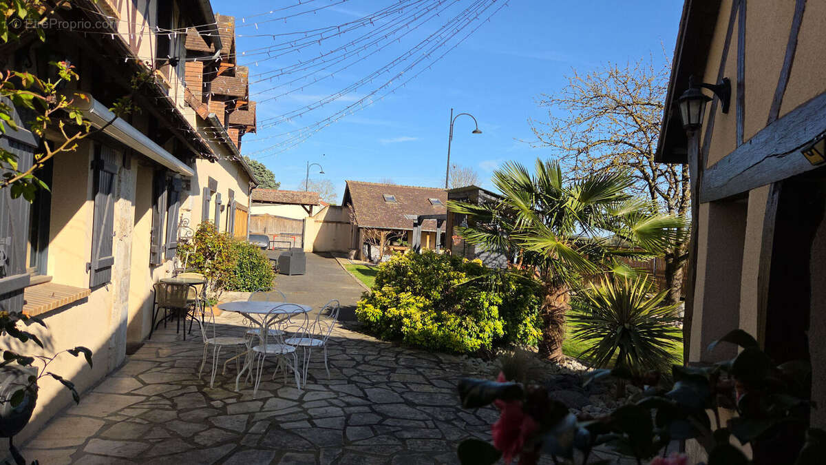 Maison à FRENEUSE