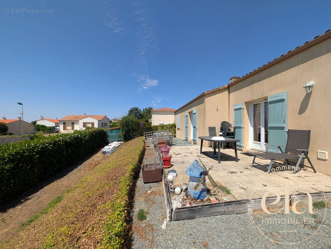 Maison 91 m² à Pouzauges  - photo 5
