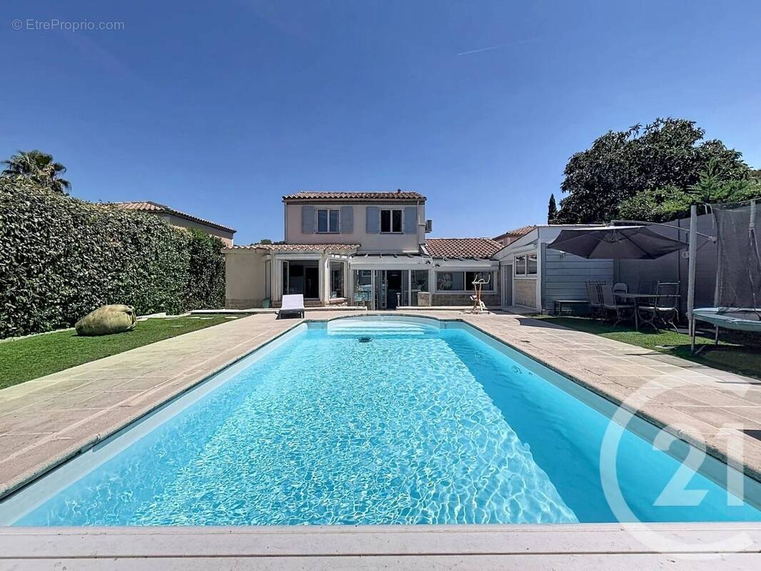 Maison à MOUGINS