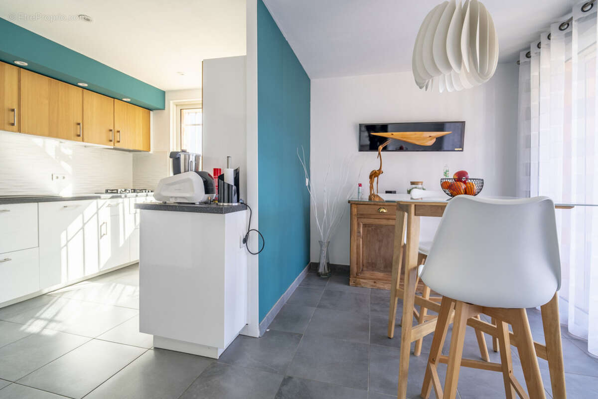 Dpt Aude (11), à vendre NARBONNE maison P7 de 232 m² - Terrain de 1 065,00 m² - photo 7