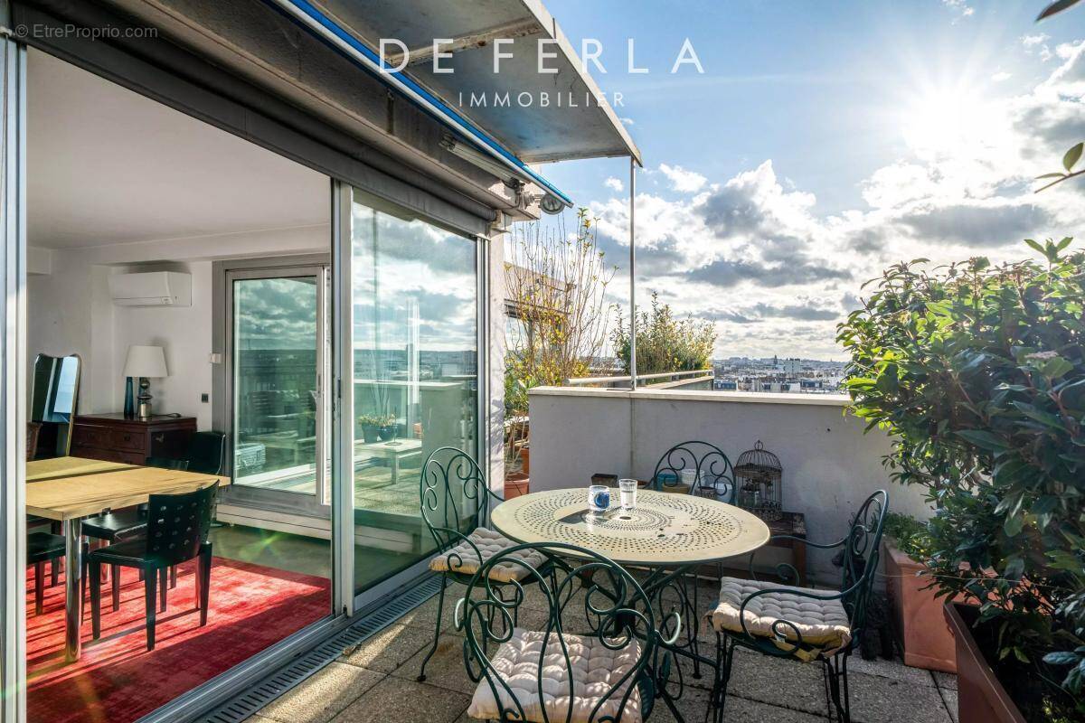 Appartement à PARIS-14E