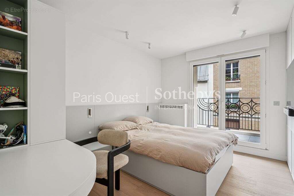 Appartement à LEVALLOIS-PERRET