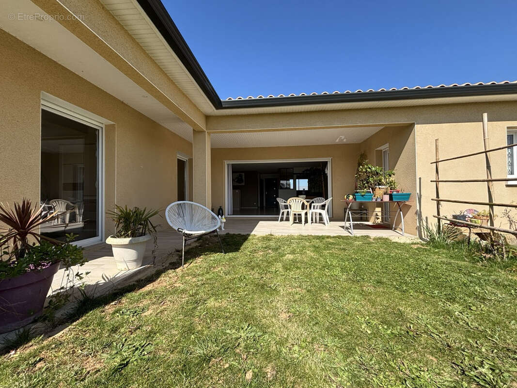 Maison à PORT-DES-BARQUES