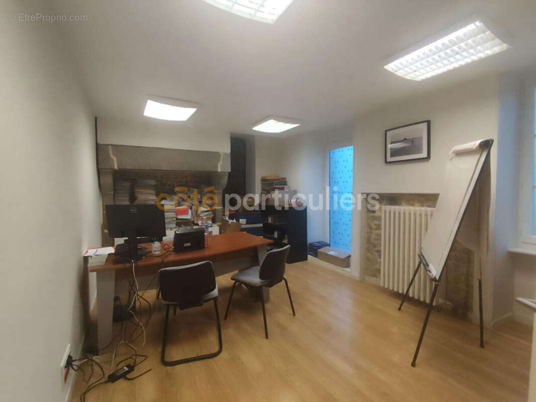 Local commercial Avranches 3 pièce(s) 107.90 m2 - photo 3