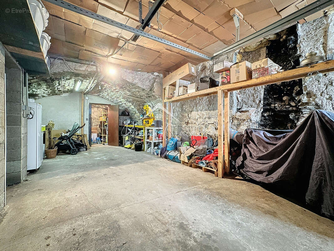 Maison à SAINT-GEORGES-DE-LUZENCON