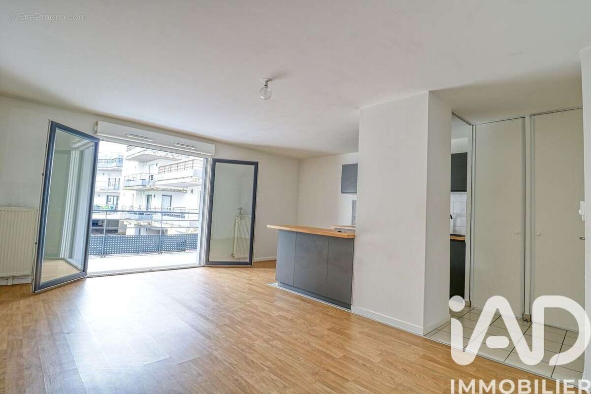 Photo 2 - Appartement à SAINT-OUEN-L'AUMONE