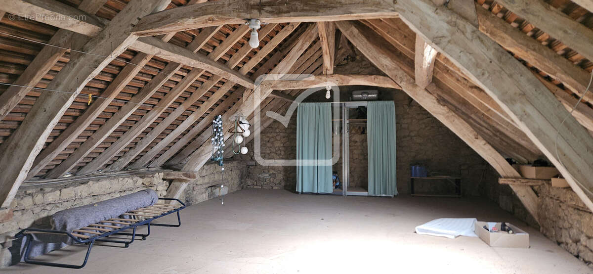 Maison à CARSAC-AILLAC