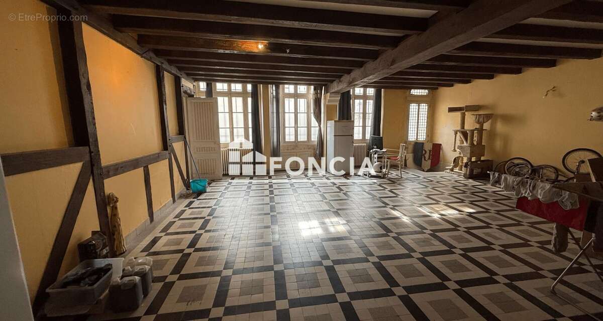 Maison à SAINTE-MAURE-DE-TOURAINE