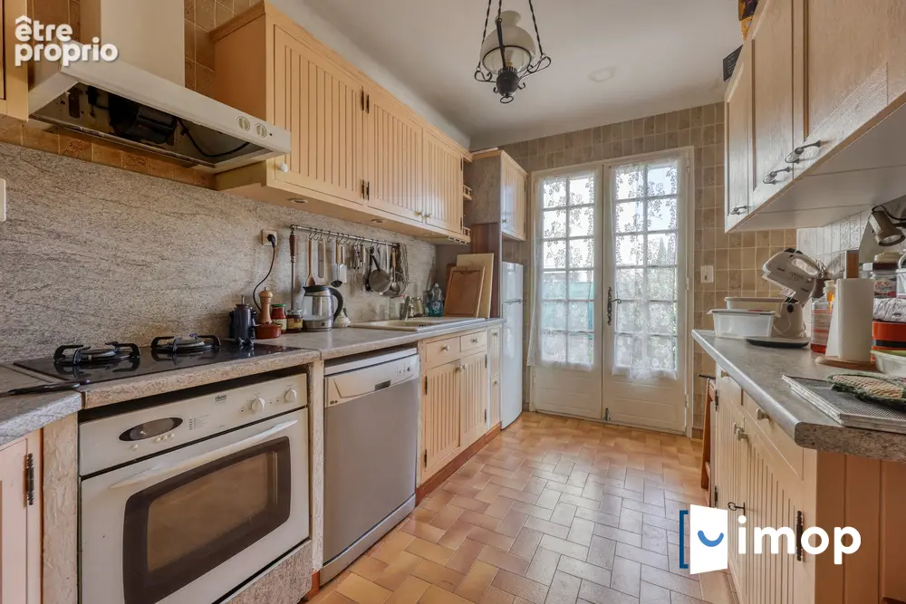 Villa  avec piscine à rénover - photo 8