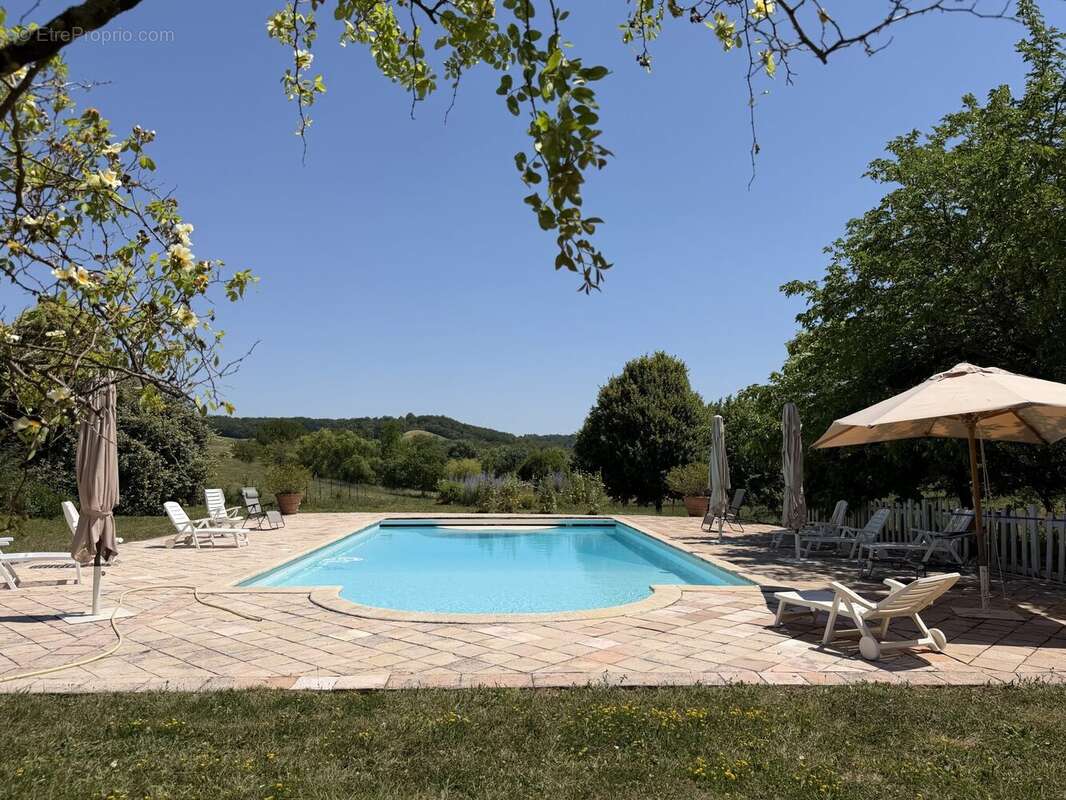 Maison à CASTERA-VERDUZAN