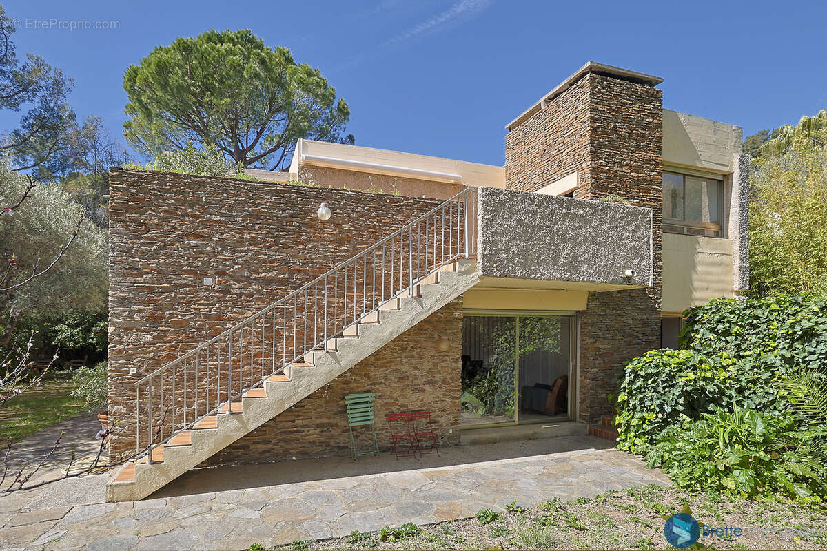 Toulon faron - maison d'architecte t8 sur terraun de 1530m2 arbore - photo 3