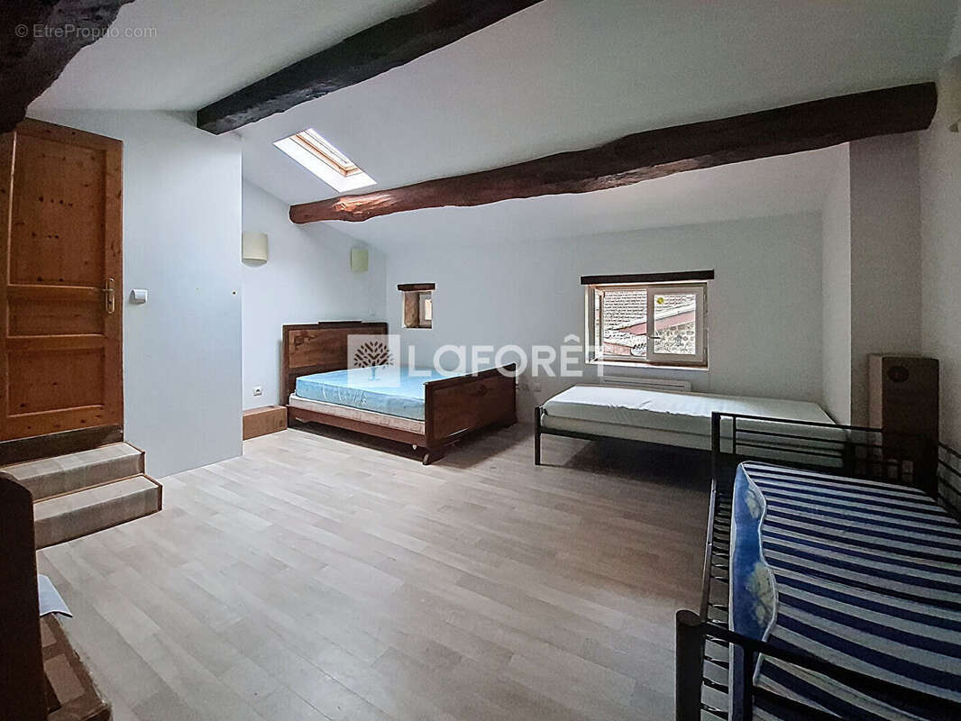 Maison à LA CHAPELLE-DE-GUINCHAY