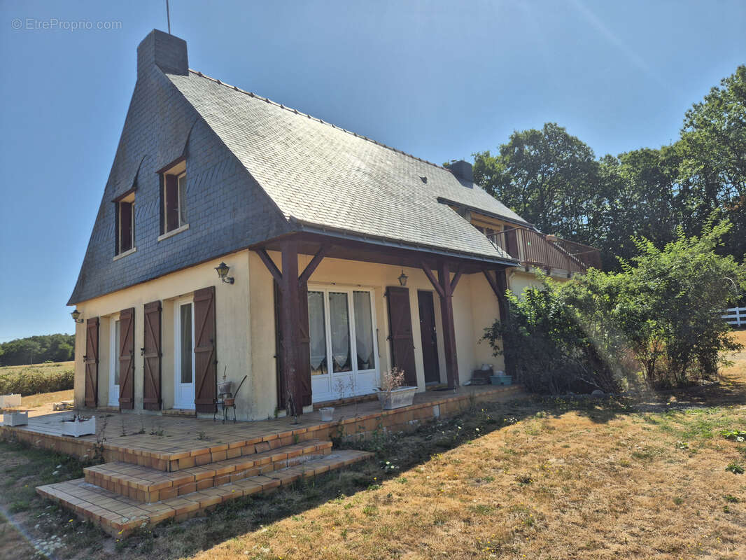 Maison 4 chambres de 129 m2 à Sévérac sur 4486 m2 de terrain. - photo 2