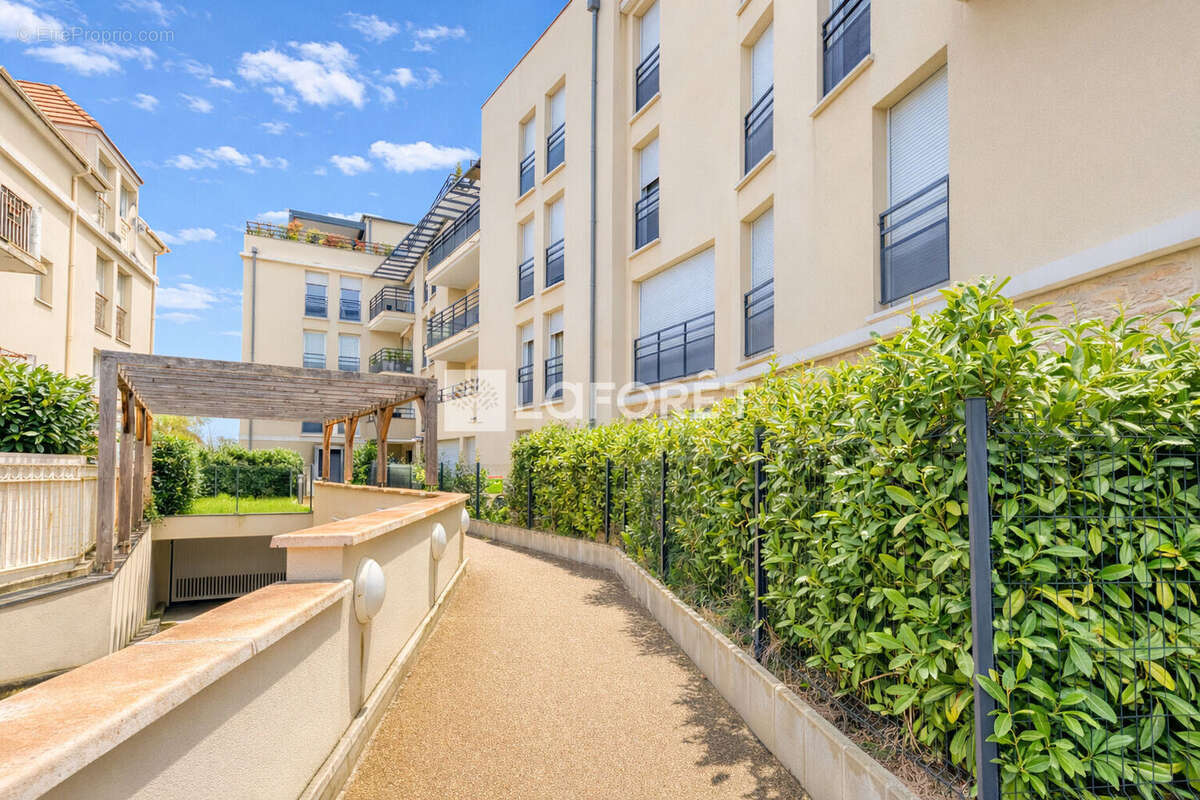 Appartement à PONTAULT-COMBAULT