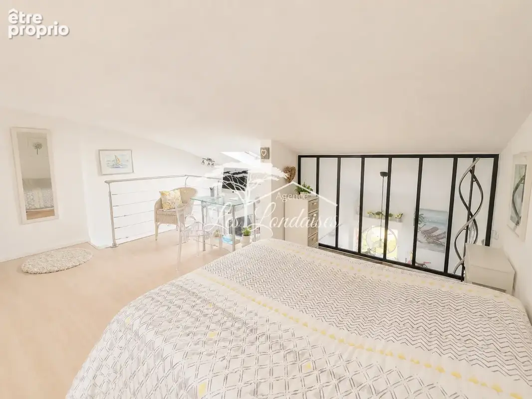 À vendre   Super Croisette, La Londe-les-Maures   Vue mer, terrasse et accès plage direct 45m2 - photo 8