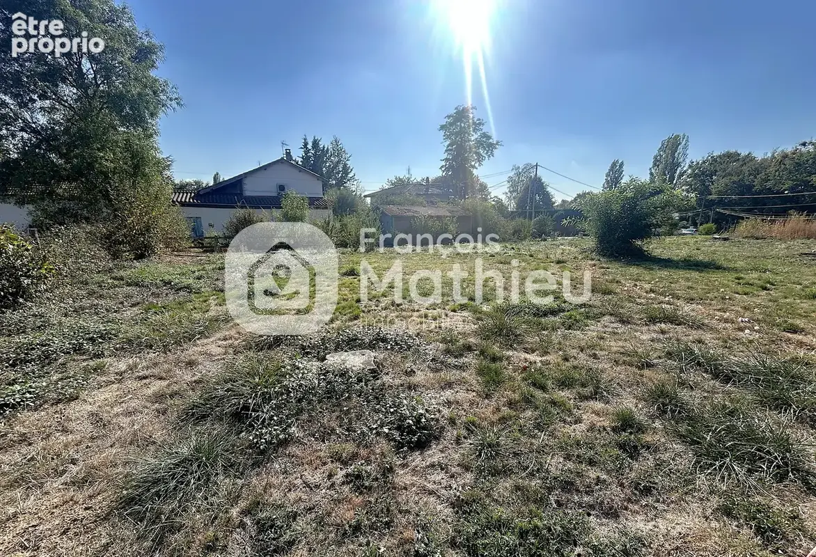 Châtillon-sur-Chalaronne -  Terrain plat d'environ 863m2 - photo 2