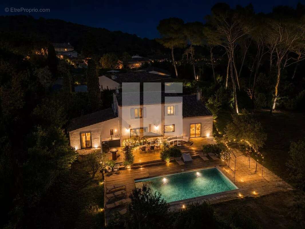 Maison à MOUGINS