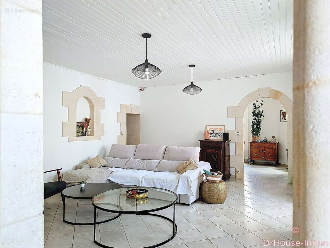 Maison 5 pièces 175 m² à vendre à Saint-Genes-De-Blaye (33390) - photo 2