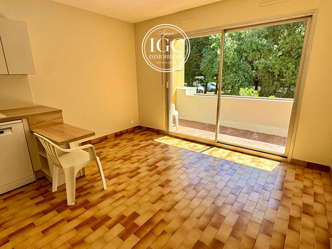 Appartement à CARRY-LE-ROUET