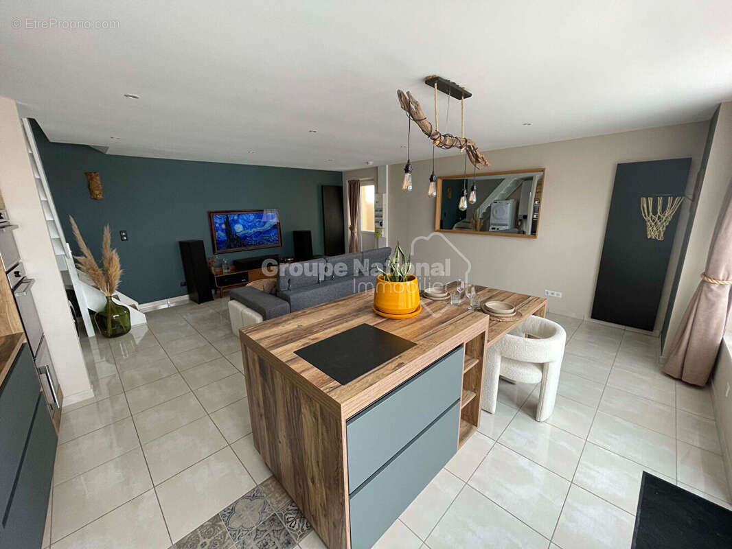 Maison à VILLENEUVE-LES-SABLONS