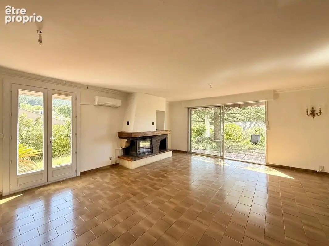 Maison 4 pièces 116 m² à vendre à Saint-Cyr-Sur-Mer (83270) - photo 3