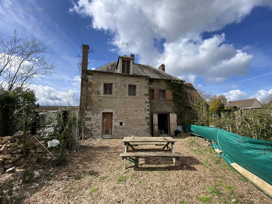 Maison à LIGNIERES-ORGERES