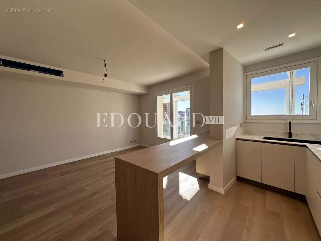 Appartement à ROQUEBRUNE-CAP-MARTIN